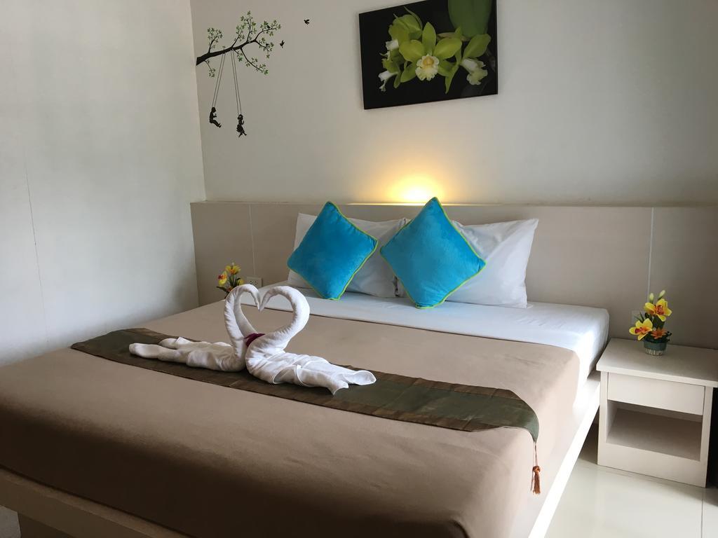 Phuthara Hostel 푸껫 외부 사진