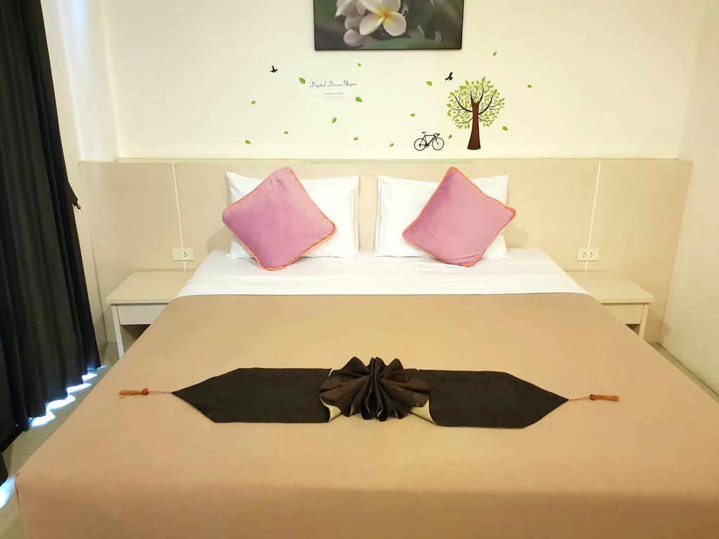 Phuthara Hostel 푸껫 외부 사진