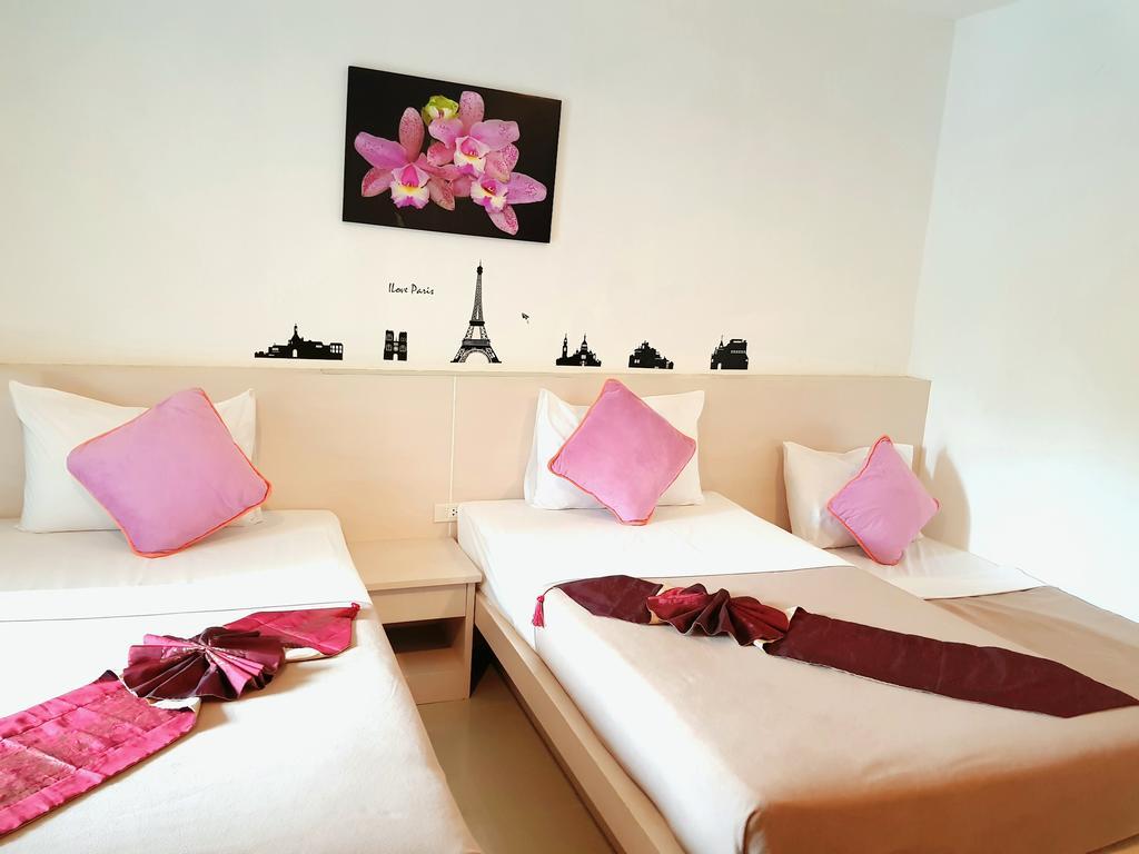 Phuthara Hostel 푸껫 외부 사진