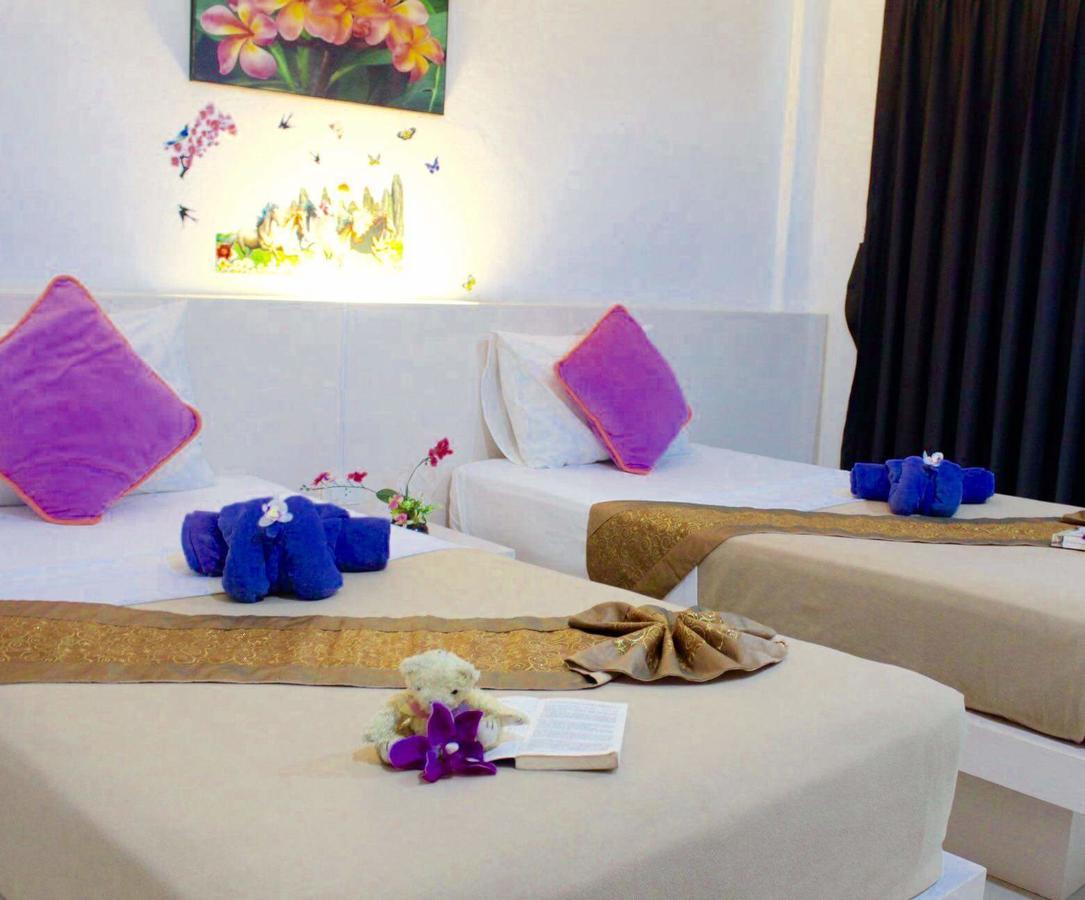 Phuthara Hostel 푸껫 외부 사진