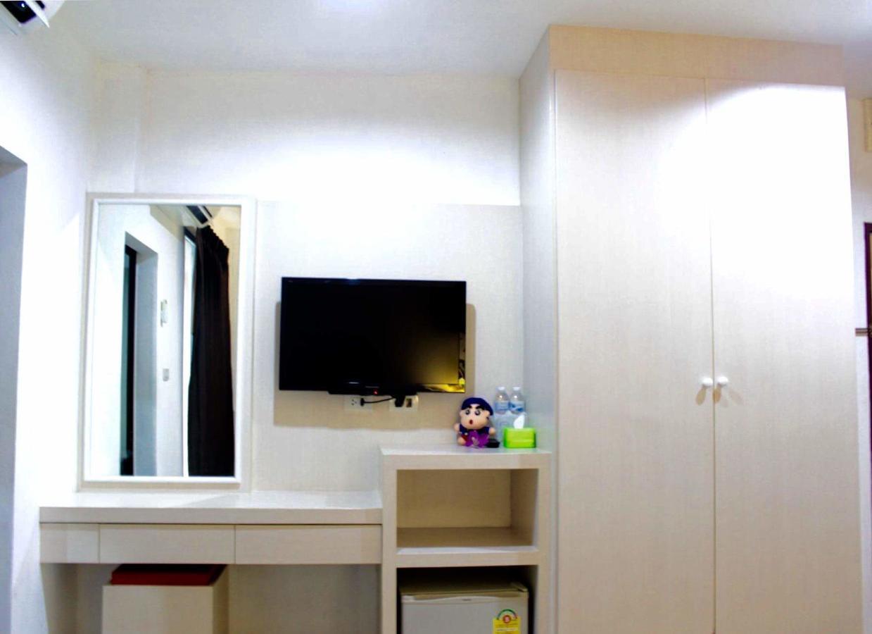 Phuthara Hostel 푸껫 외부 사진
